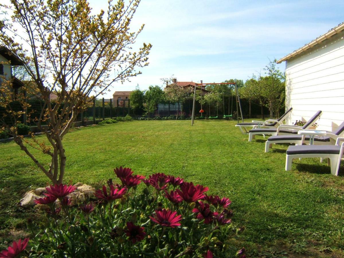 Gite L'Hirondelle Castelnau-de-Médoc Exteriör bild