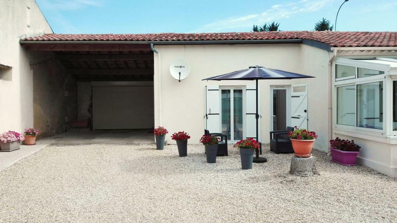 Gite L'Hirondelle Castelnau-de-Médoc Exteriör bild