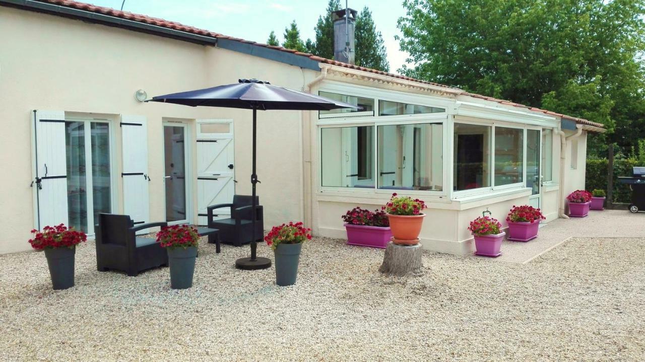 Gite L'Hirondelle Castelnau-de-Médoc Exteriör bild